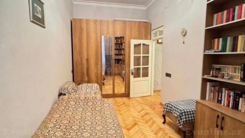 Satılır 3 otaqlı Mənzil Köhnə tikili 85 m² Elmlər Akademiyası m. - şəkil 9