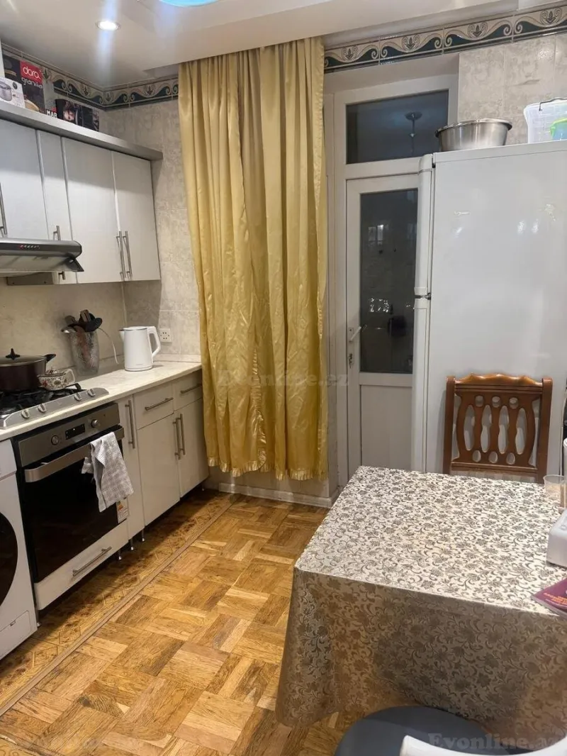 Kirayə verilir 2 otaqlı Mənzil Köhnə tikili 50 m² Yasamal r. - şəkil 11