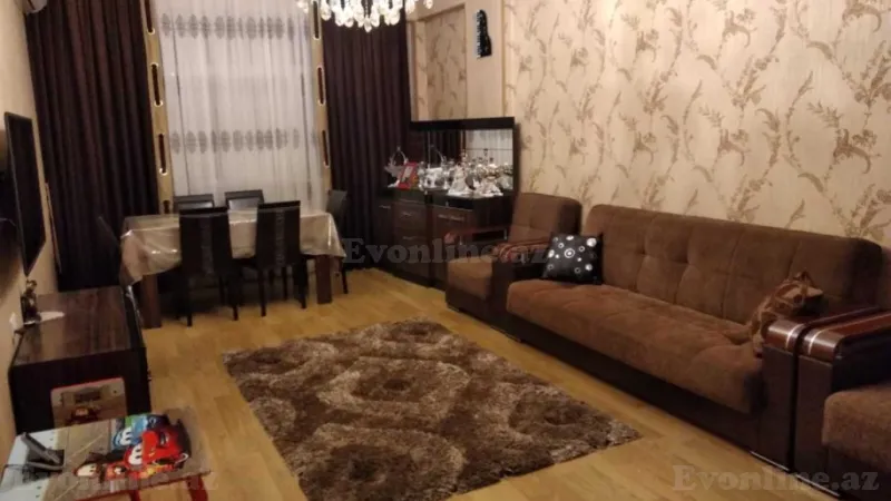 Bakı, Nəsimi r., Memar Əcəmi m., 5-ci mikrorayonda 2 otaqlı mənzil satılır