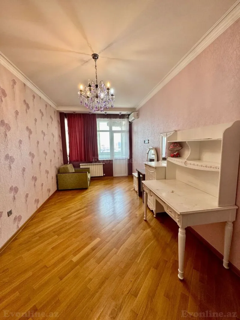 Satılır 4 otaqlı Mənzil Yeni tikili 200 m² Yasamal - şəkil 13