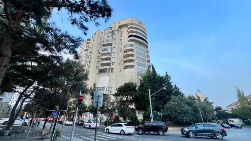 Satılır 3 otaqlı Mənzil Yeni tikili 160 m² Azadlıq prospekti m. - şəkil 9