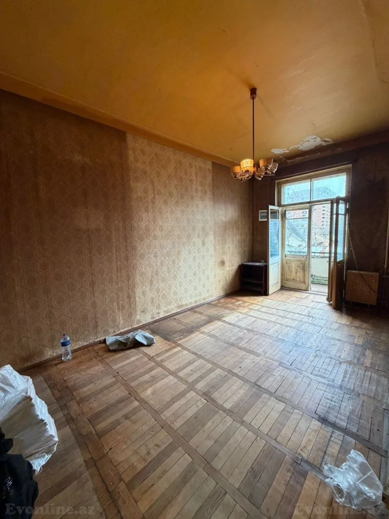 Satılır 2 otaqlı Mənzil Köhnə tikili 65 m² Nəsimi r.