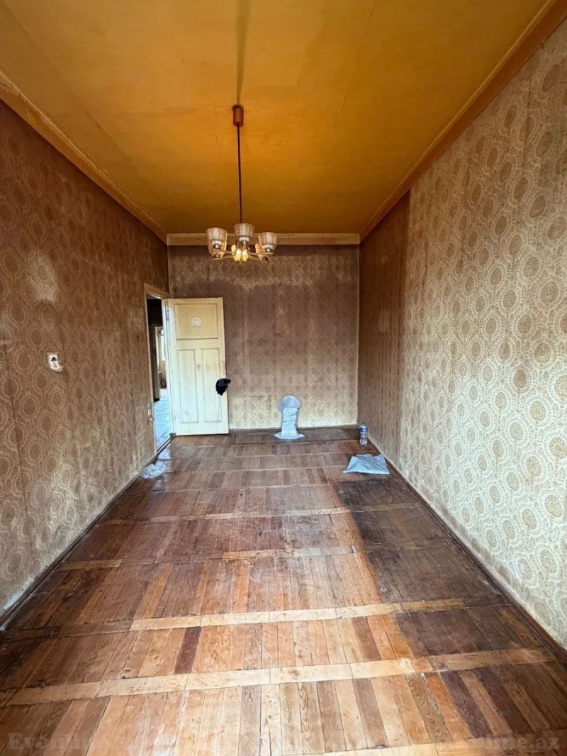 Satılır 2 otaqlı Mənzil Köhnə tikili 65 m² Nəsimi r. - şəkil 2