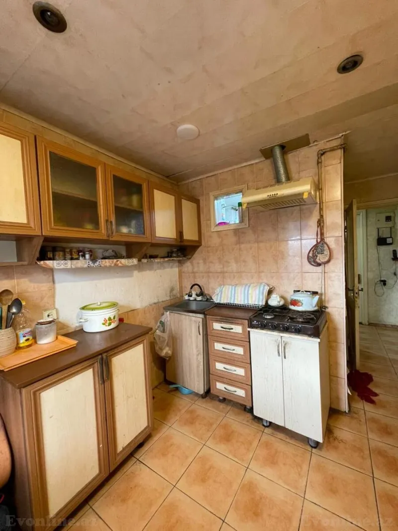 Satılır 3 otaqlı Mənzil Köhnə tikili 63 m² Yasamal - şəkil 2