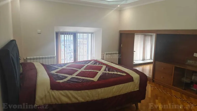 Satılır 4 otaqlı Mənzil Köhnə tikili 118 m² İçərişəhər m. - şəkil 2