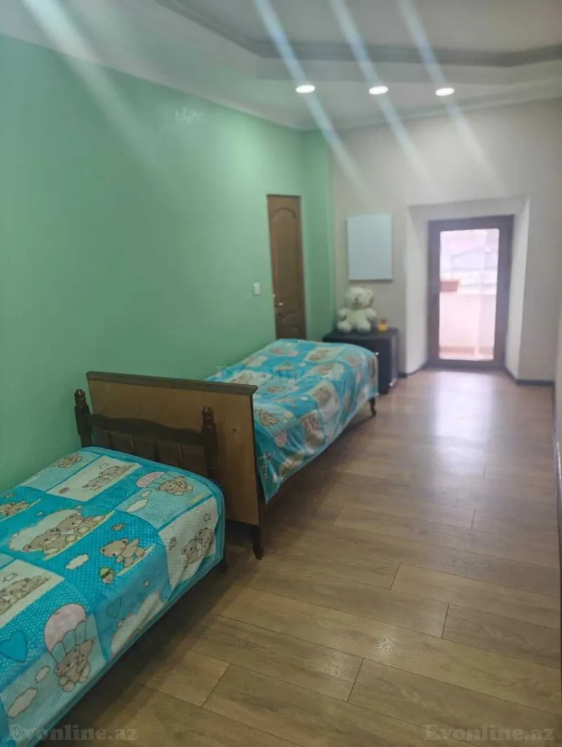 Satılır 4 otaqlı Mənzil Köhnə tikili 118 m² İçərişəhər m. - şəkil 3