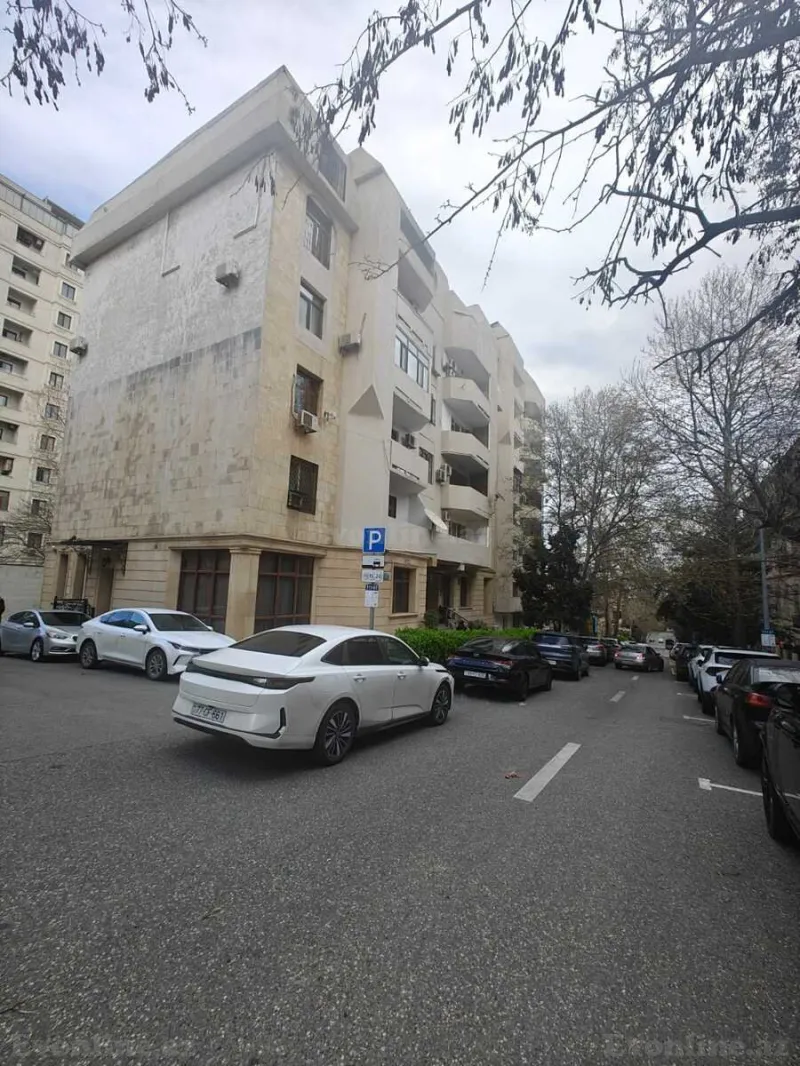 Satılır 4 otaqlı Mənzil Köhnə tikili 118 m² İçərişəhər m. - şəkil 8