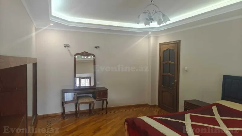 Satılır 4 otaqlı Mənzil Köhnə tikili 118 m² İçərişəhər m. - şəkil 10