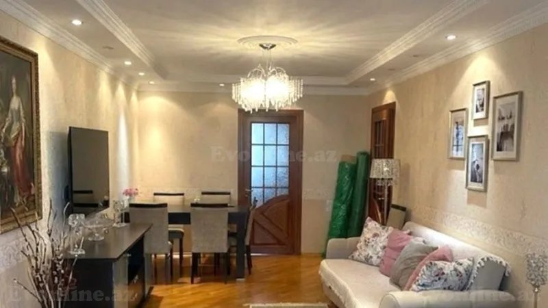 Satılır 3 otaqlı Mənzil Köhnə tikili 80 m² Yasamal r.