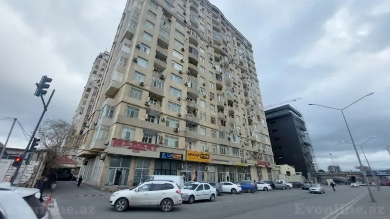 Satılır 3 otaqlı Mənzil Yeni tikili 124 m² 8 Noyabr m.