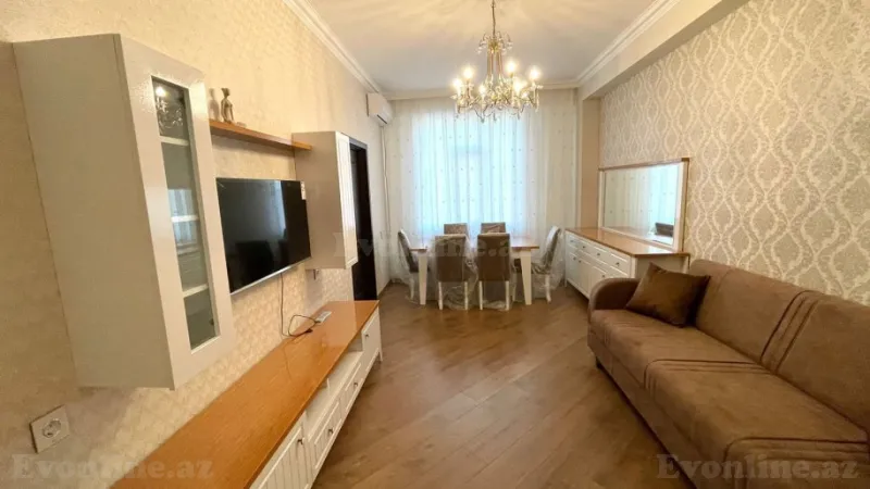 Bakı, Binəqədi r., Azadlıq prospekti m., 8-ci mikrorayonda 2 otaqlı mənzil kirayə verilir