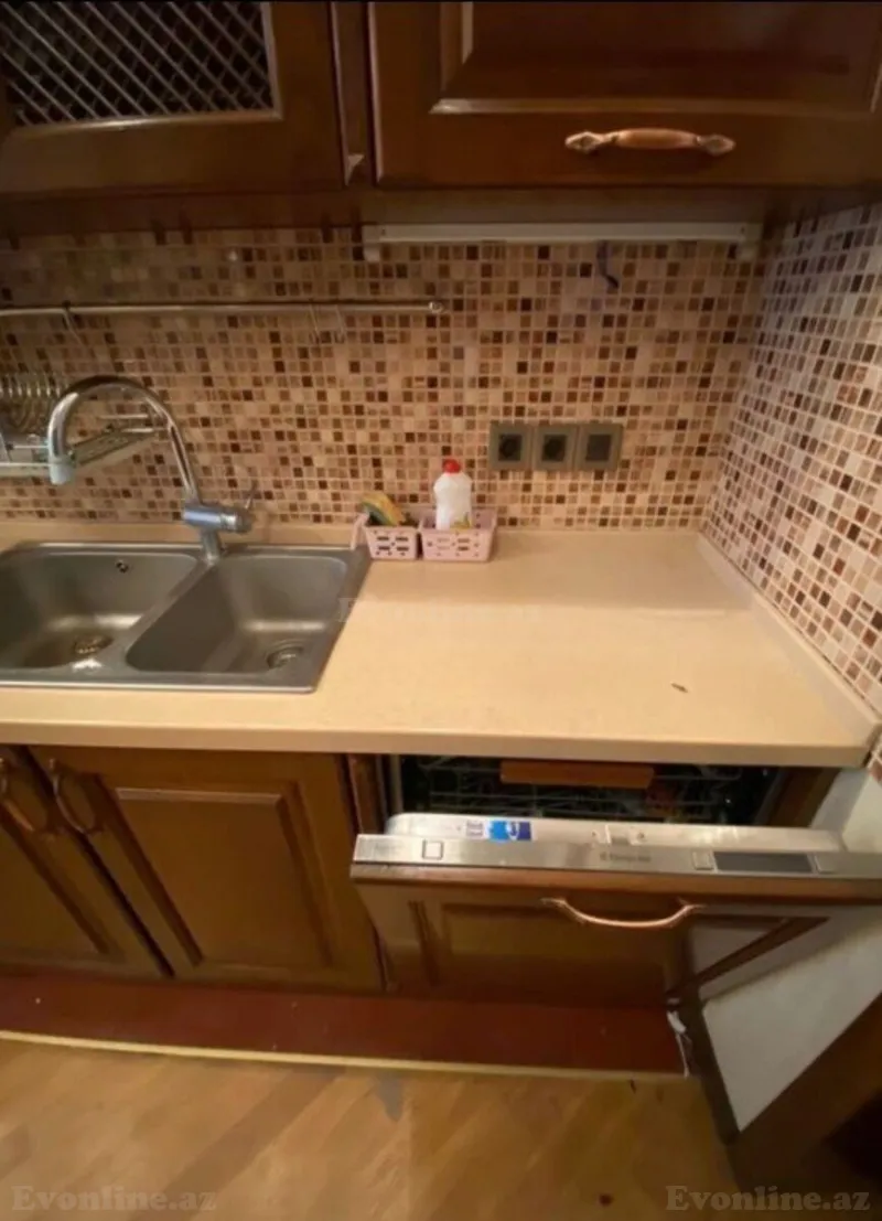 Kirayə verilir 3 otaqlı Mənzil Yeni tikili 160 m² Elmlər Akademiyası m. - şəkil 17