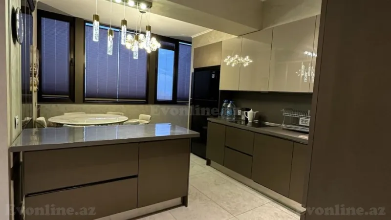 Kirayə verilir 4 otaqlı Mənzil Yeni tikili 160 m² Yasamal - şəkil 13