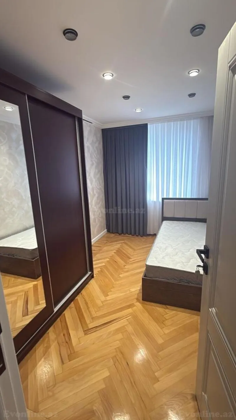 Kirayə verilir 3 otaqlı Mənzil Köhnə tikili 90 m² Sahil m. - şəkil 4