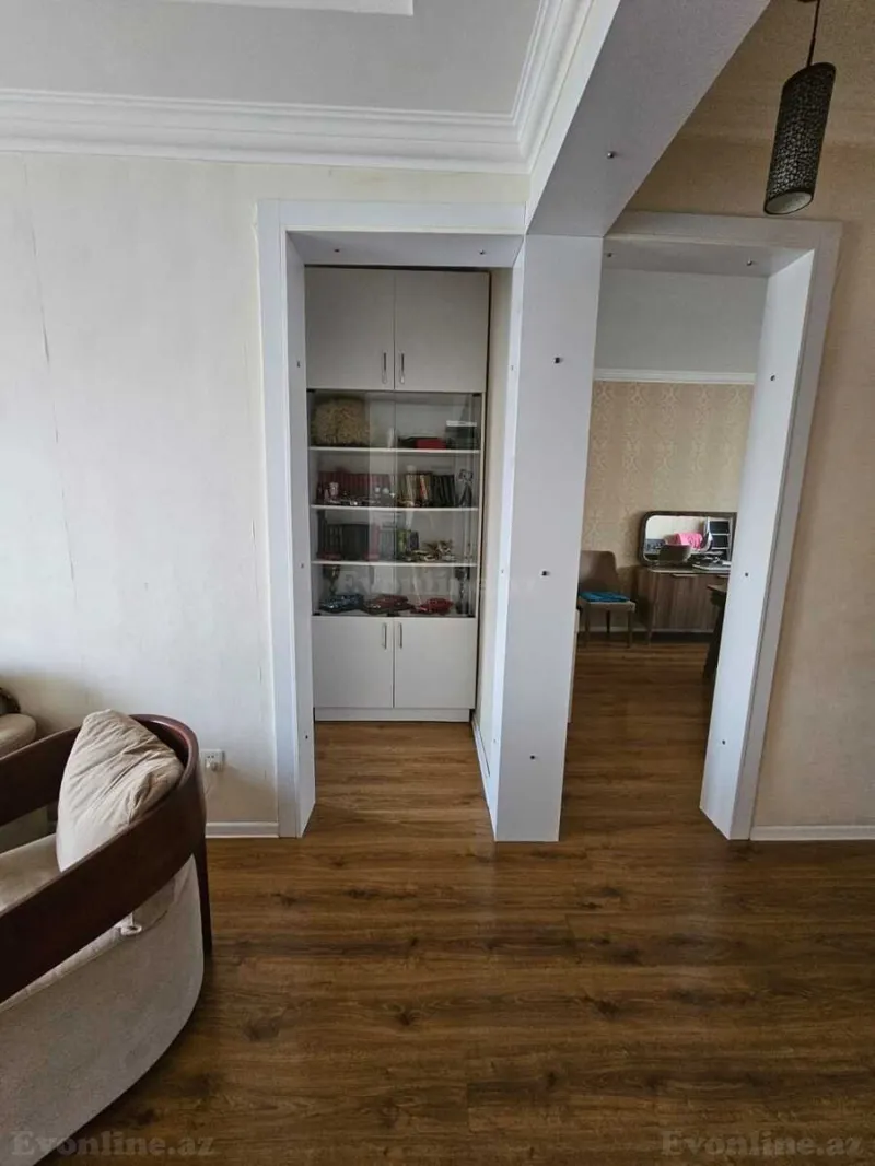 Satılır 4 otaqlı Mənzil Köhnə tikili 110 m² 8-ci mikrorayon - şəkil 4