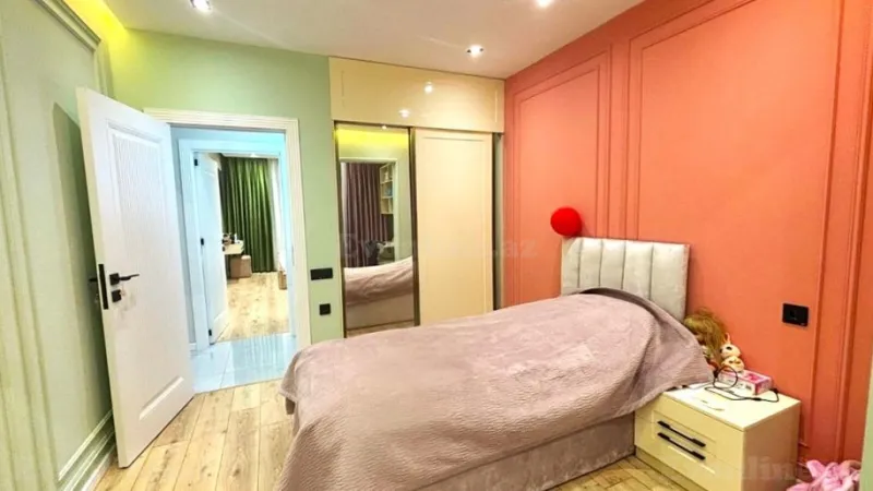 Satılır 5 otaqlı Mənzil Köhnə tikili 130 m² Yeni Yasamal - şəkil 5