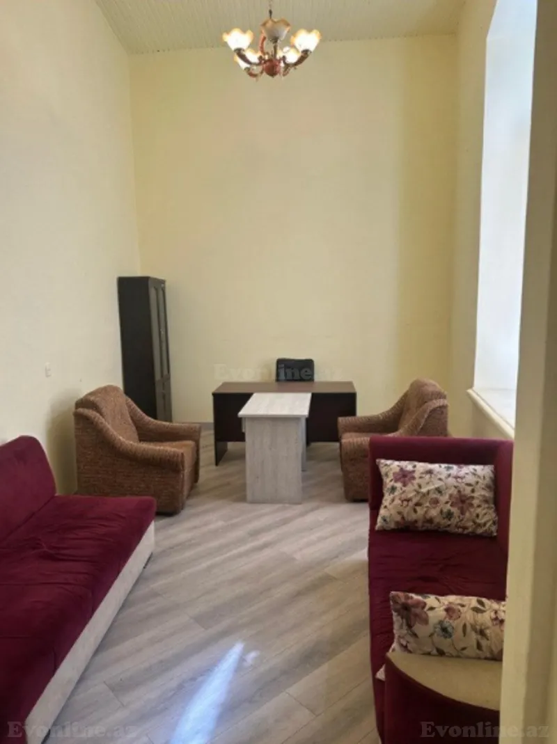 Kirayə verilir Ofis 40 m² 20-ci sahə