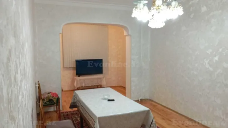 Bakı, Binəqədi r., Azadlıq prospekti m., 7-ci mikrorayonda 3 otaqlı mənzil satılır