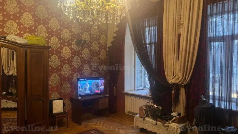 Bakı, Səbail r., Sahil m.da 9 otaqlı mənzil satılır