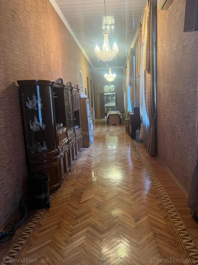 Satılır 9 otaqlı Mənzil Köhnə tikili 350 m² Sahil m. - şəkil 2