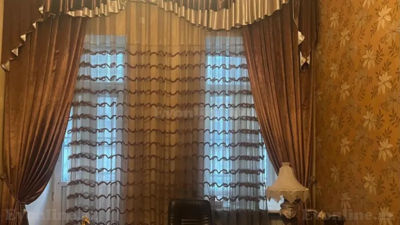 Satılır 9 otaqlı Mənzil Köhnə tikili 350 m² Sahil m. - şəkil 3