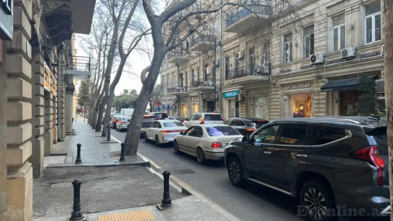 Satılır 9 otaqlı Mənzil Köhnə tikili 350 m² Sahil m. - şəkil 6