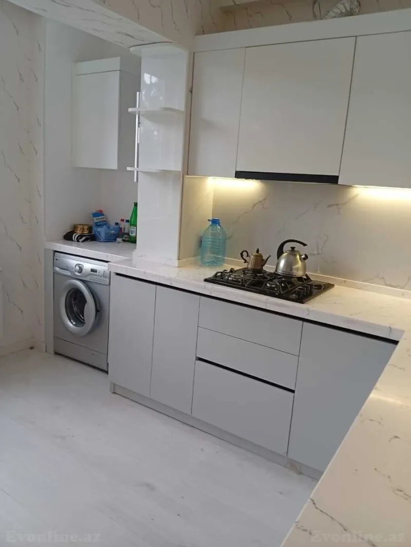 Satılır 3 otaqlı Mənzil Köhnə tikili 90 m² Həzi Aslanov