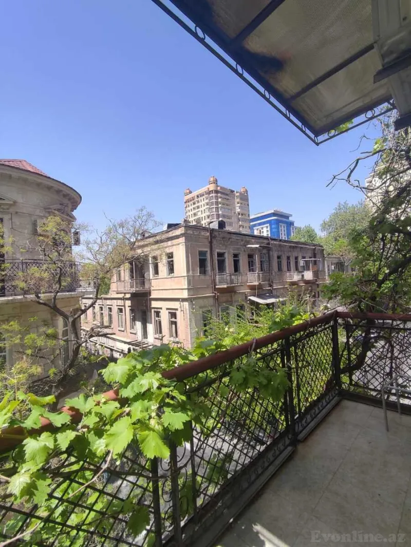 4 otaqlı Mənzil 120 m² Sahil m. Kirayə verilir