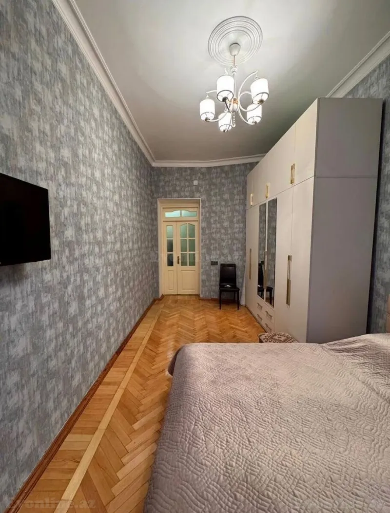 Satılır 3 otaqlı Mənzil Köhnə tikili 75 m² İçərişəhər m. - şəkil 3