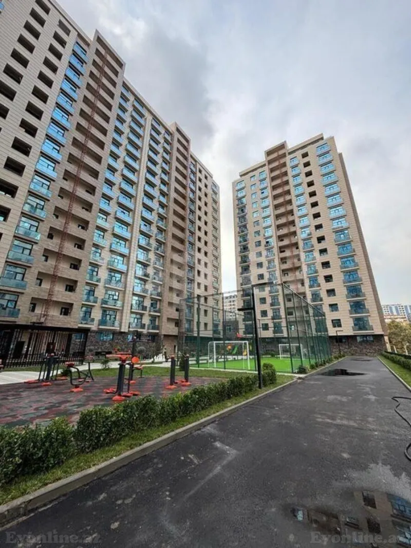 Satılır 4 otaqlı Mənzil Yeni tikili 194.9 m² 28 May m.