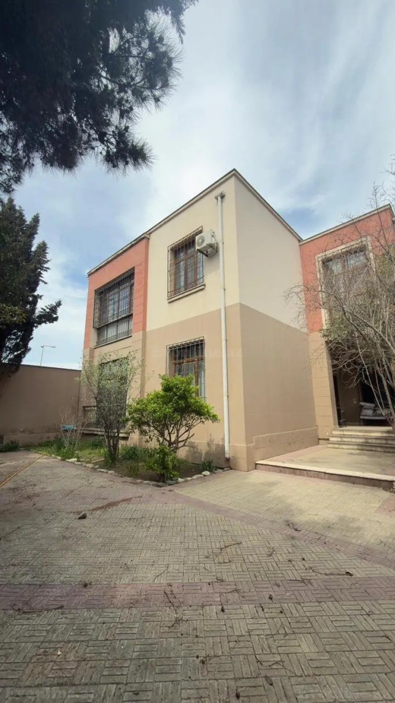 Kirayə verilir Ofis 260 m² Azadlıq prospekti m.