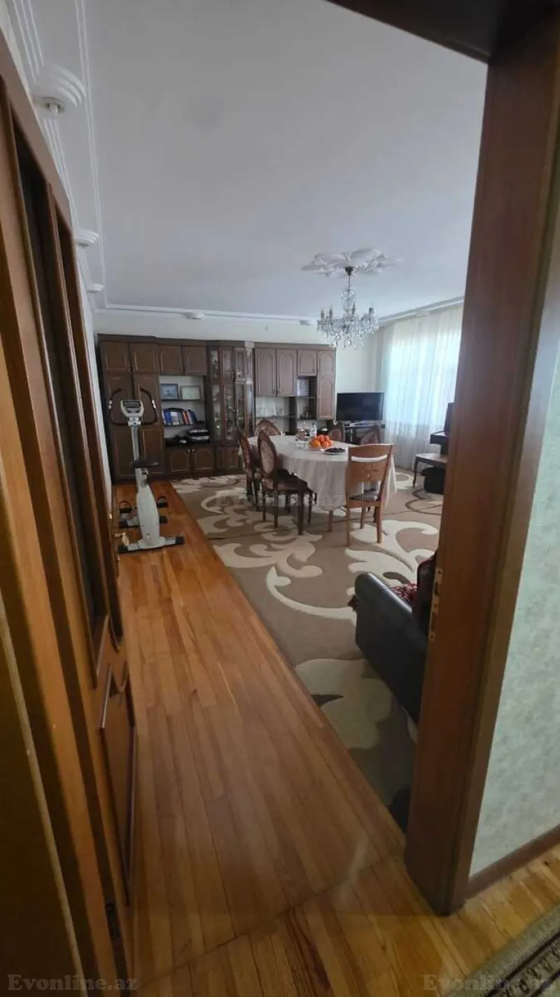 4 otaqlı Mənzil 130 m² Köhnə Günəşli Satılır