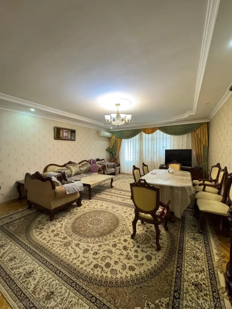 Bakı, Xətai r., Həzi Aslanov m.da 4 otaqlı mənzil satılır