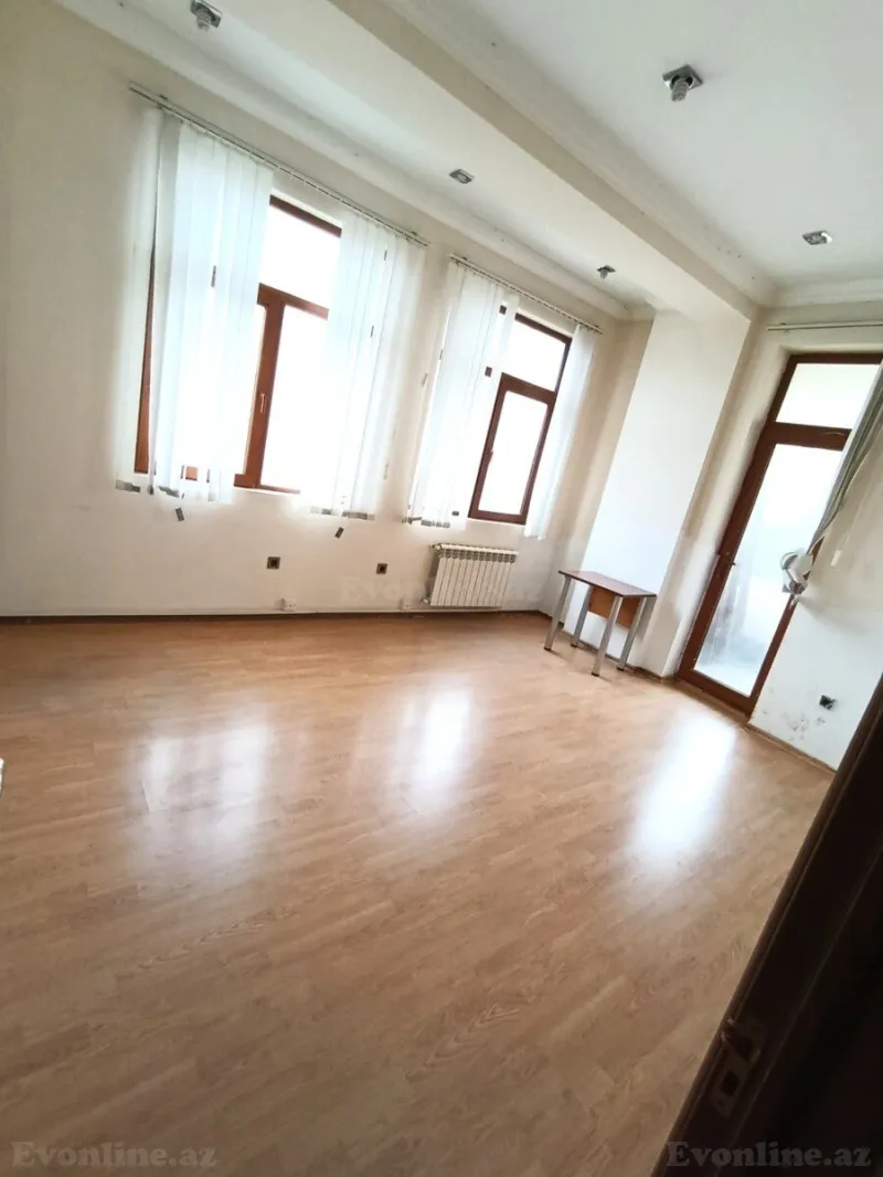 Satılır 4 otaqlı Mənzil Yeni tikili 140 m² 28 May m. - şəkil 3