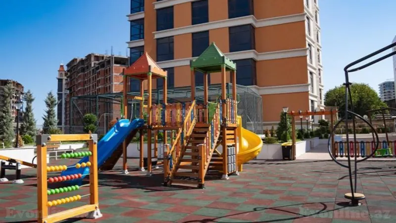 Satılır 3 otaqlı Mənzil Yeni tikili 130 m² 28 May m. - şəkil 2