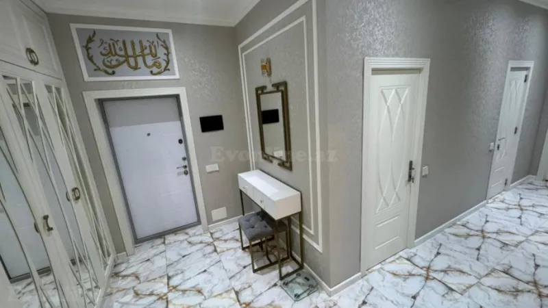 Satılır 3 otaqlı Mənzil Yeni tikili 135 m² 8-ci mikrorayon - şəkil 2