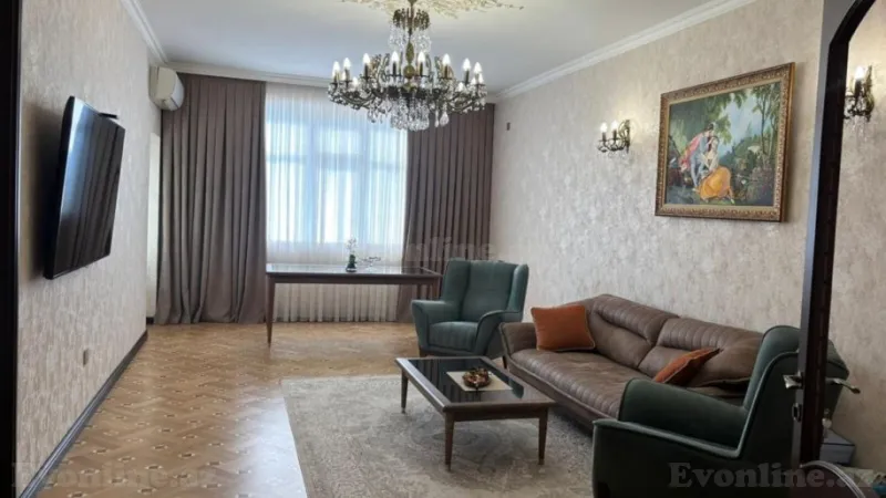 Bakı, Nərimanov r., Nəriman Nərimanov m.da 4 otaqlı mənzil satılır