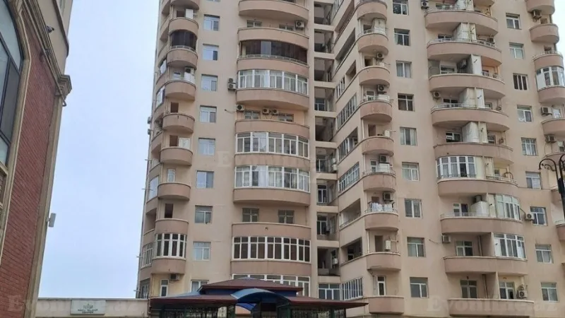 Satılır 3 otaqlı Mənzil Yeni tikili 150 m² Elmlər Akademiyası m. - şəkil 2