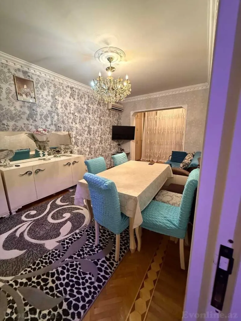 Bakı, Binəqədi r., Nəsimi m., 9-cu mikrorayonda 3 otaqlı mənzil satılır