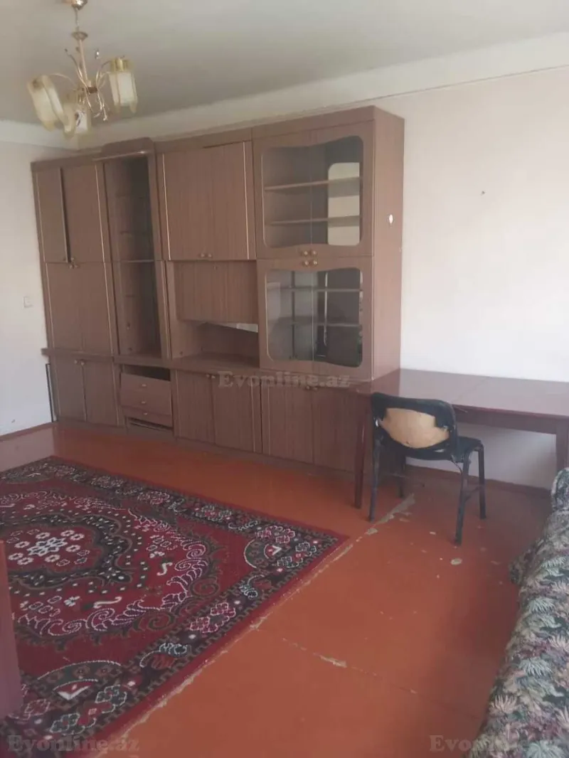 Şəkida 3 otaqlı mənzil kirayə verilir