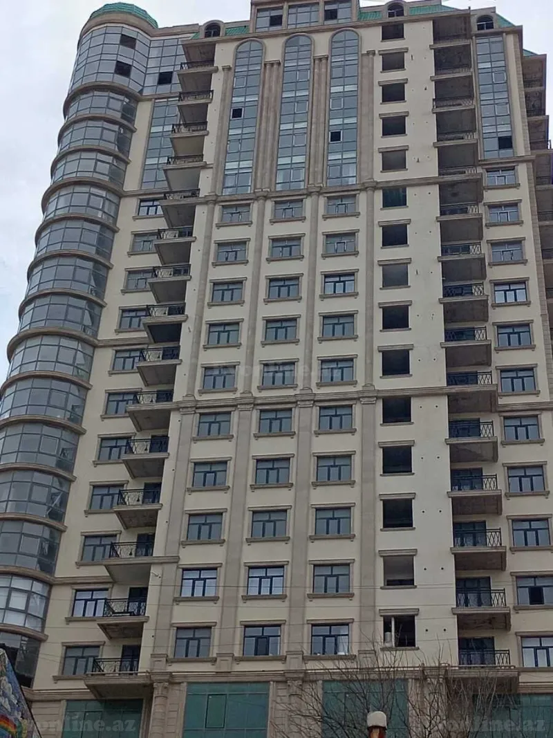 Bakı, Səbail r.da 3 otaqlı mənzil satılır