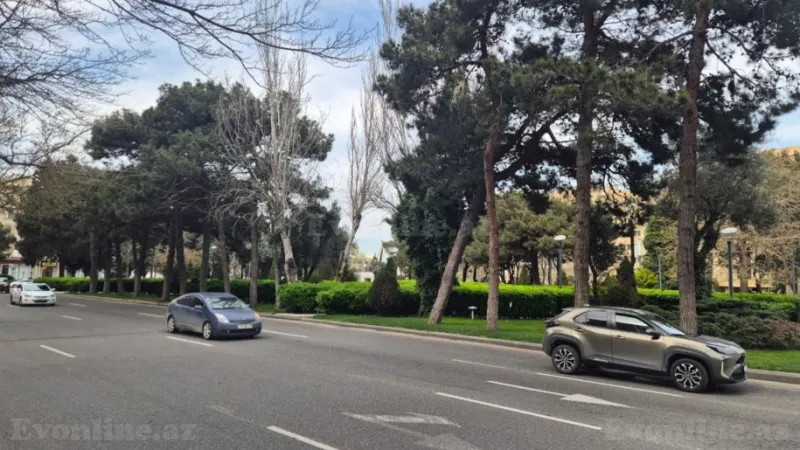 Satılır 4 otaqlı Mənzil Köhnə tikili 120 m² Yasamal r. - şəkil 2