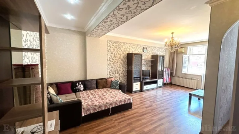 1 otaqlı Mənzil 55 m² İnşaatçılar m. Satılır