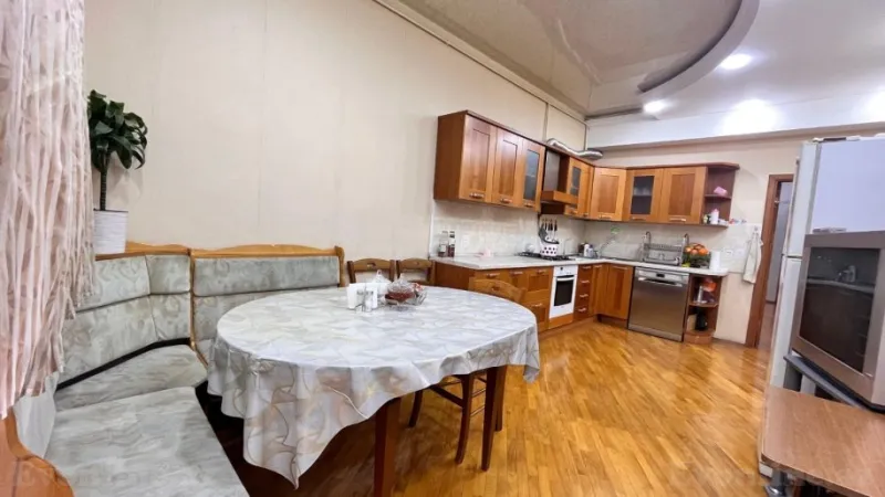 Satılır 3 otaqlı Mənzil Yeni tikili 200 m² İnşaatçılar m. - şəkil 4