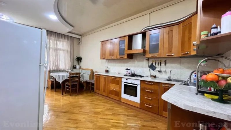 Satılır 3 otaqlı Mənzil Yeni tikili 200 m² İnşaatçılar m. - şəkil 6