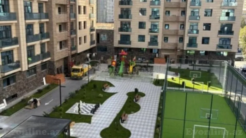 Bakı, Nəsimi r., 28 May m.da 4 otaqlı mənzil satılır