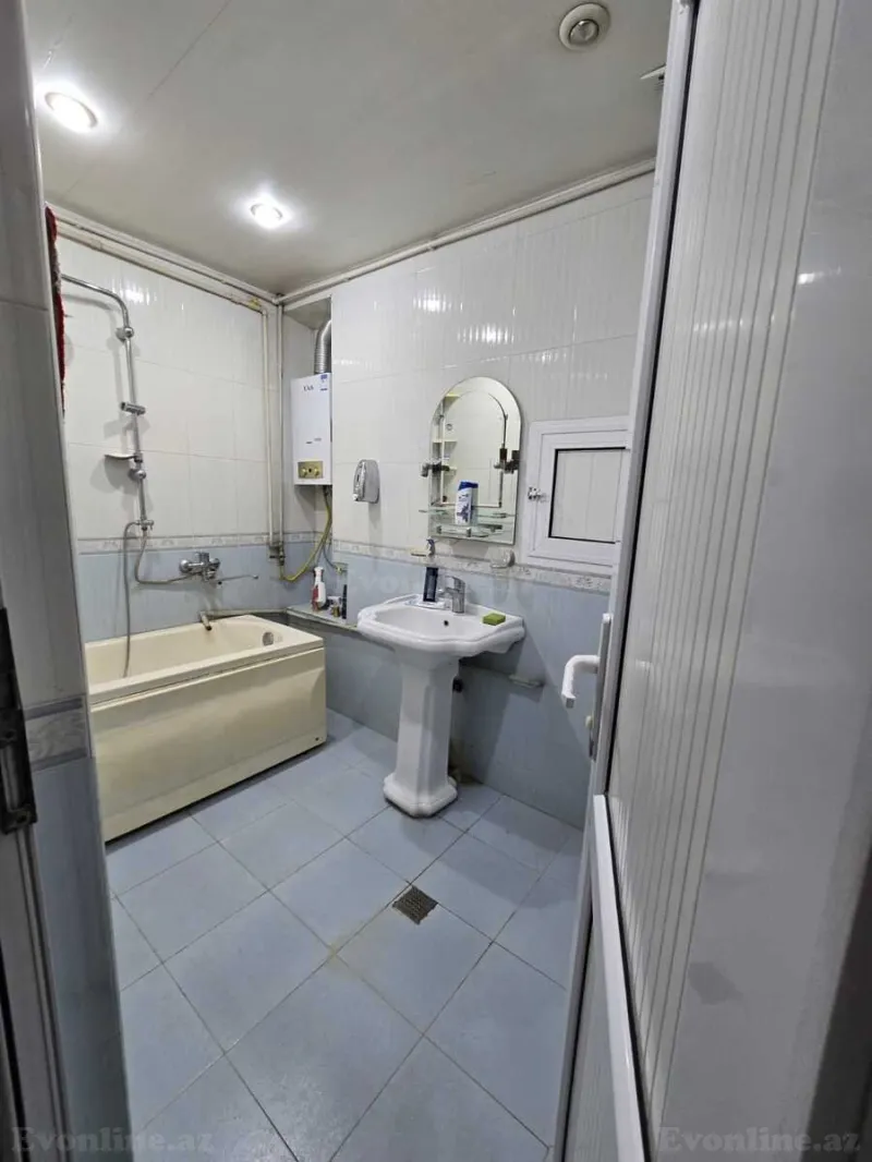 Satılır 3 otaqlı Mənzil Köhnə tikili 105 m² İçərişəhər m. - şəkil 15