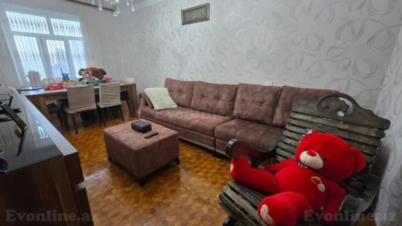 Satılır 3 otaqlı Mənzil Köhnə tikili 85 m² 8 Noyabr m.