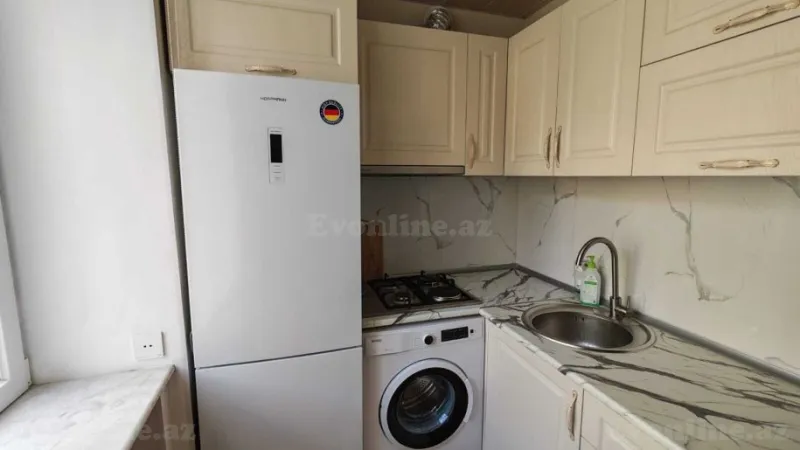 3 otaqlı Mənzil 80 m² İçərişəhər m. Kirayə verilir