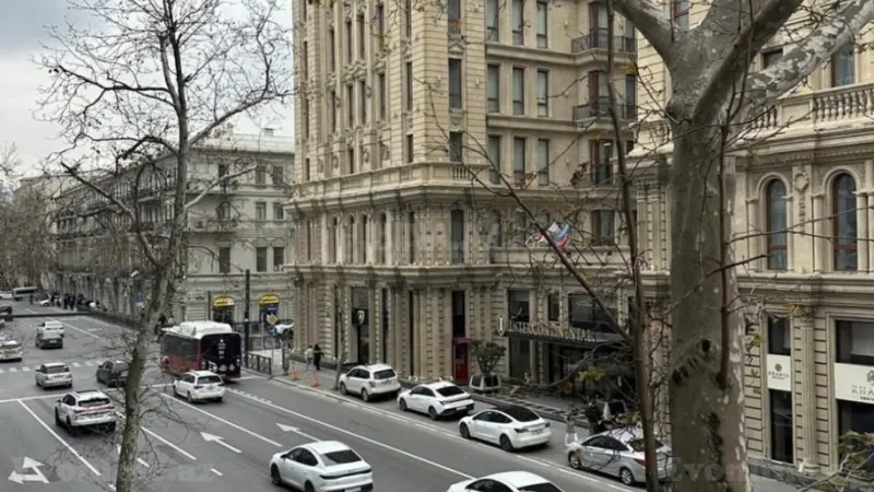 3 otaqlı Ofis 100 m² Sahil m. Kirayə verilir